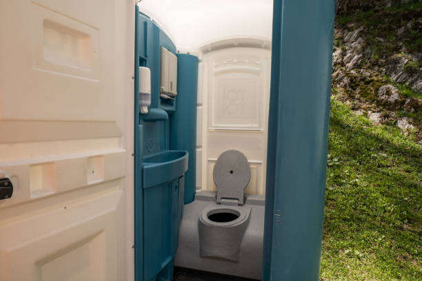 Best Porta potty delivery and setup  in Oak Hill, WV